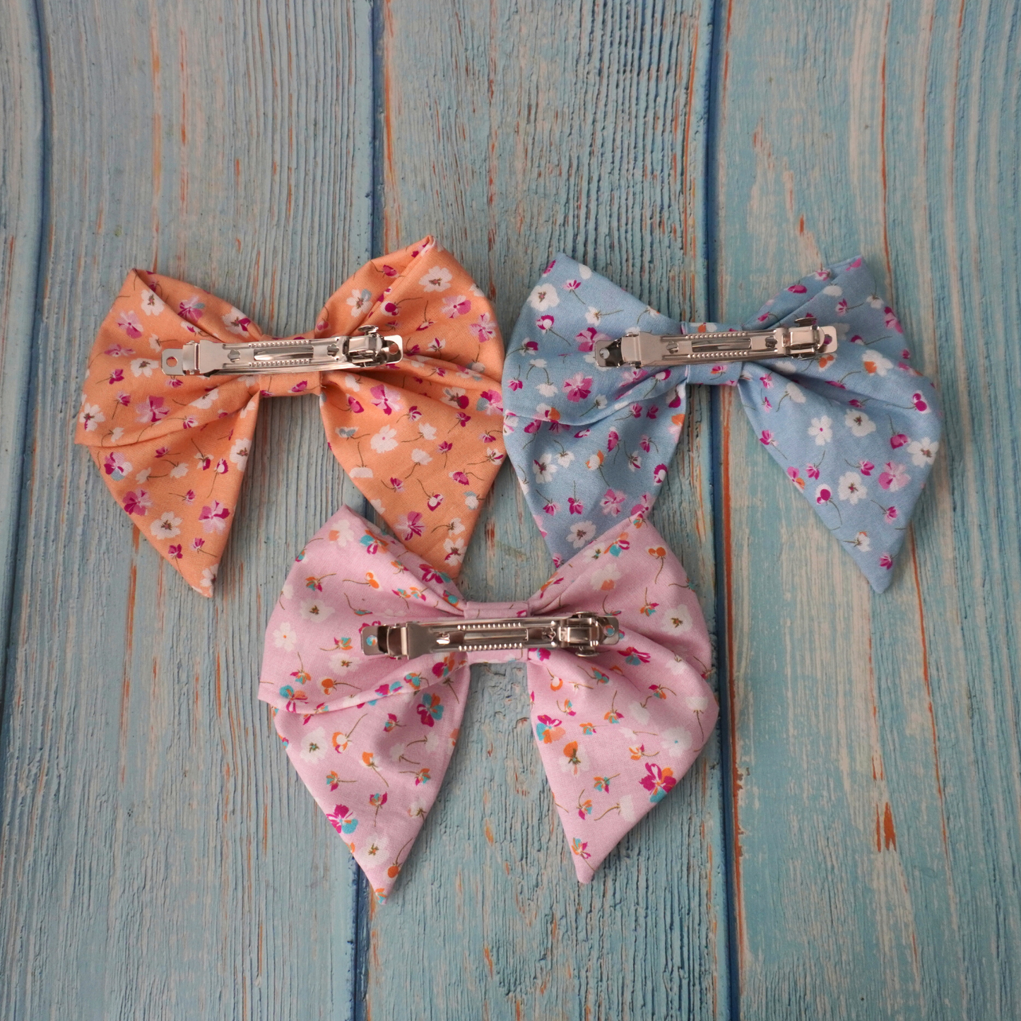 Flowery bows