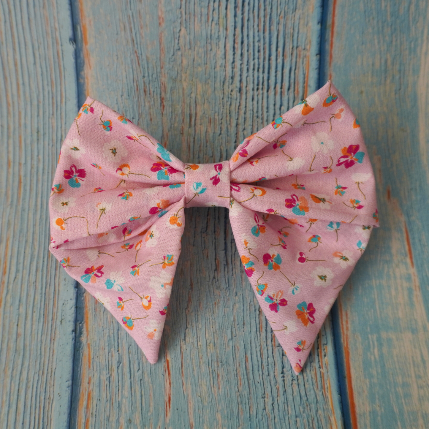 Flowery bows