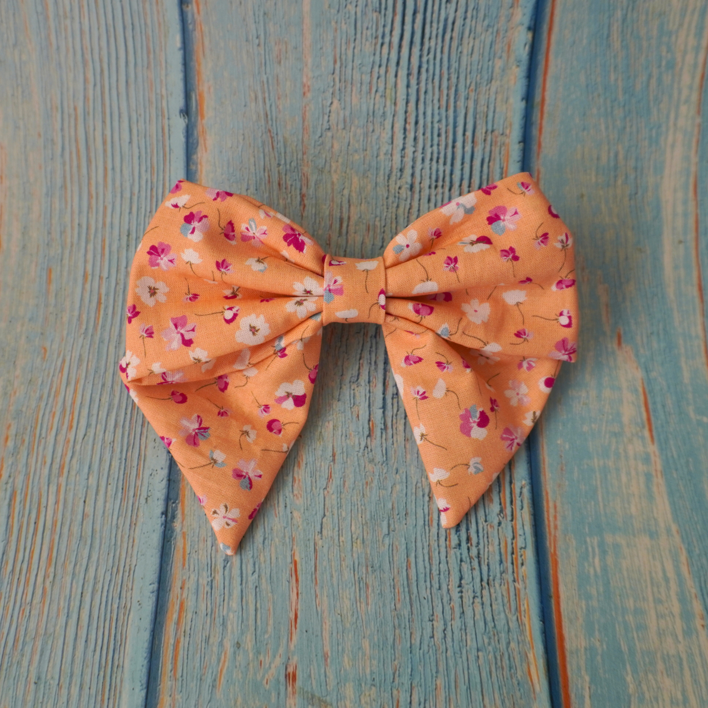 Flowery bows