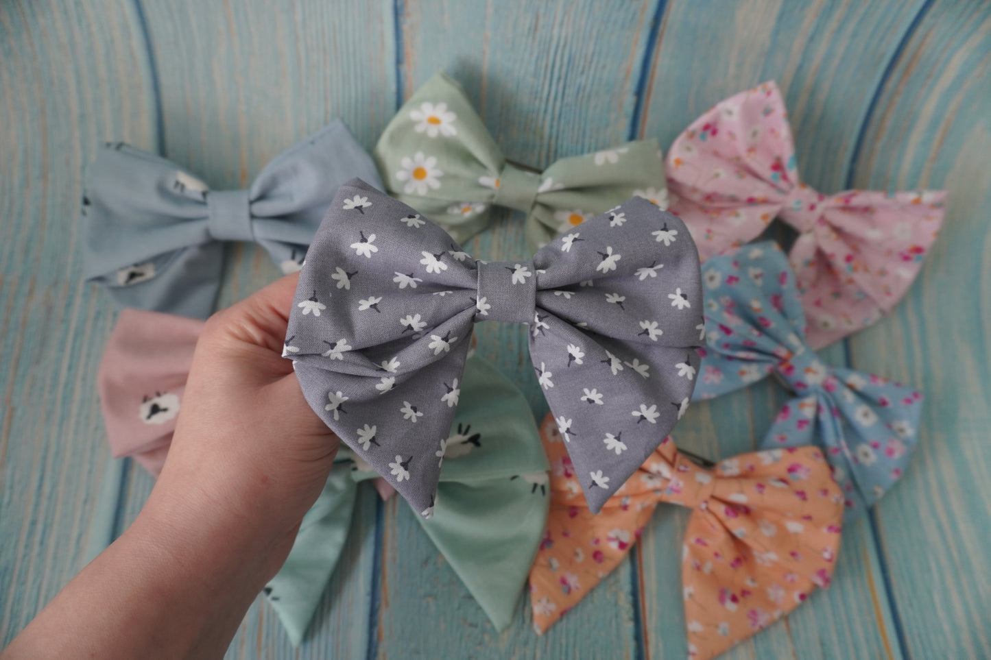 Flowery bows