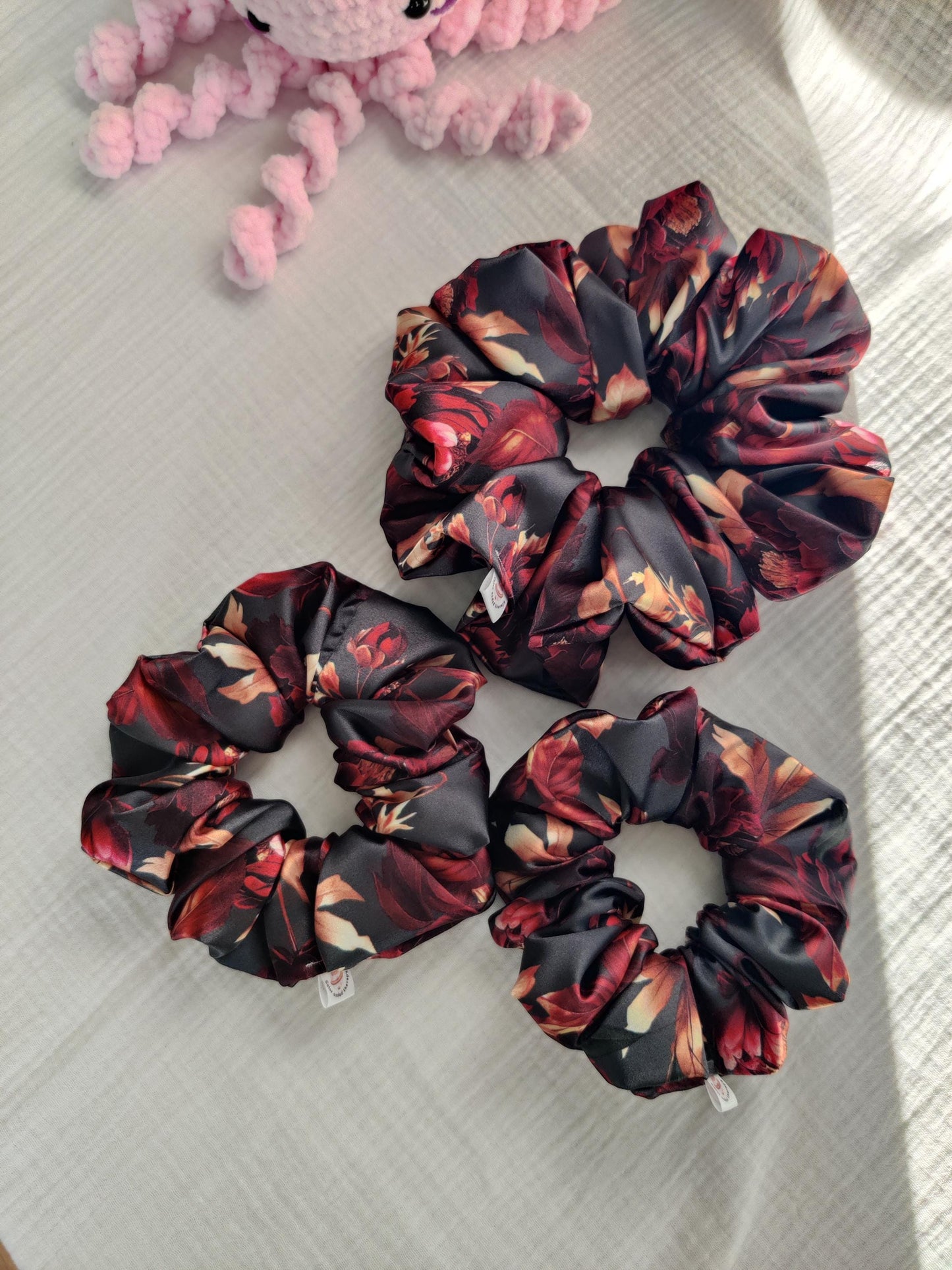 Elegant flower hair scrunchie, Stylish hair accessory, Fashionable colorful hair wrap, cute hairband, Hair wrap, Ponytail hair tie