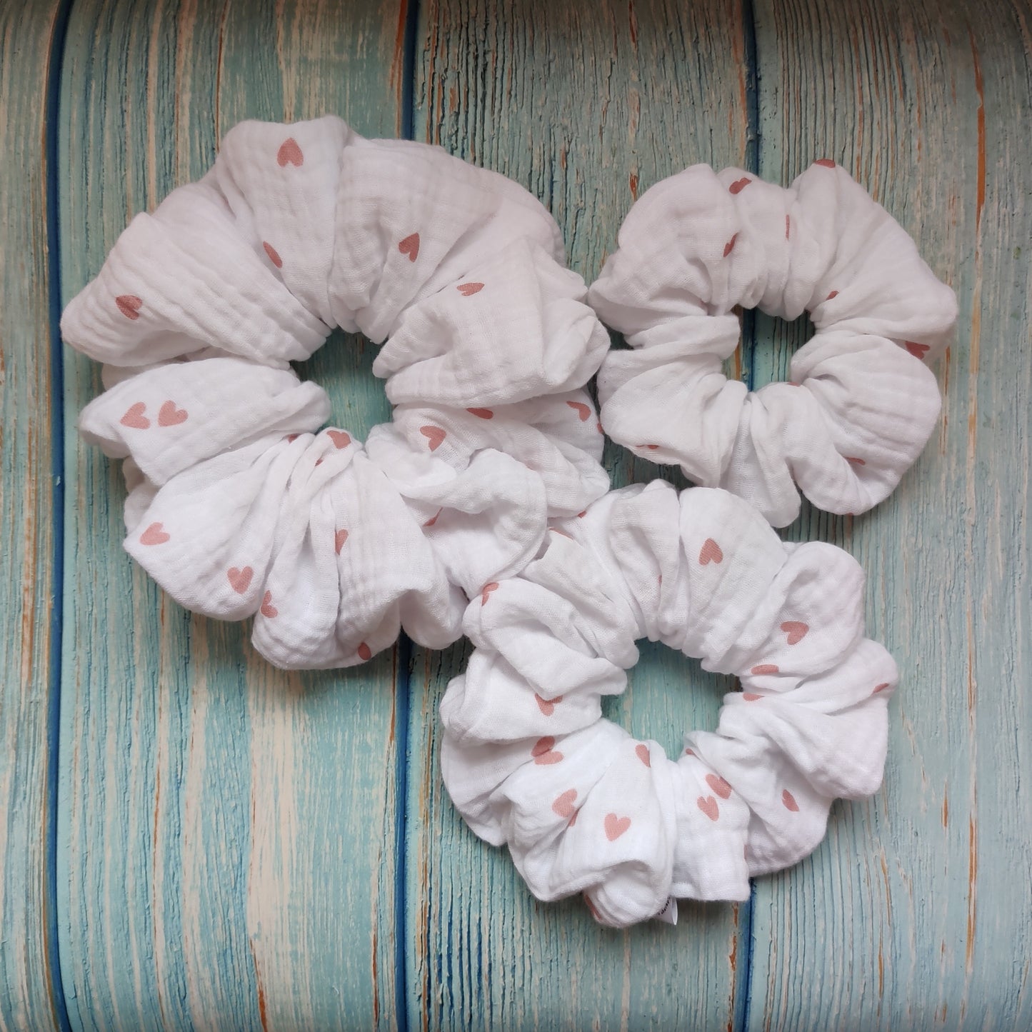 White scrunchie with pink hearts
