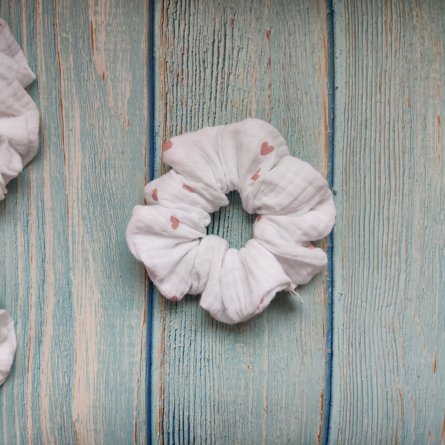 White scrunchie with pink hearts