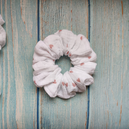 White scrunchie with pink hearts