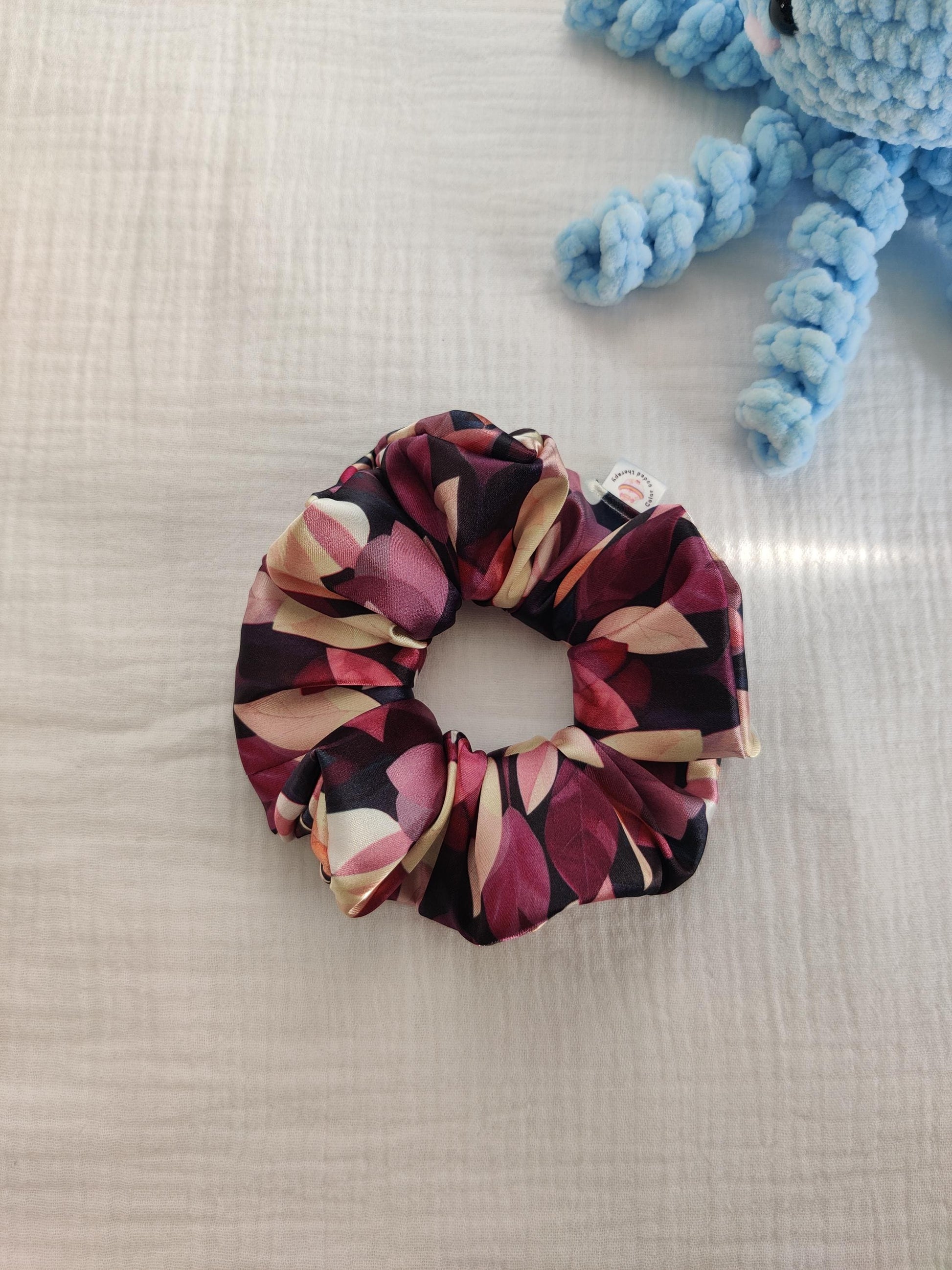 Elegant leaf hair scrunchie, Stylish hair accessory, Fashionable colorful hair wrap, cute hairband, Hair wrap, Ponytail hair tie