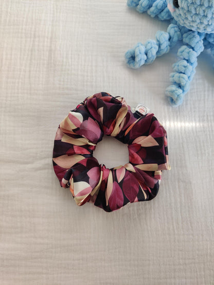 Elegant leaf hair scrunchie, Stylish hair accessory, Fashionable colorful hair wrap, cute hairband, Hair wrap, Ponytail hair tie