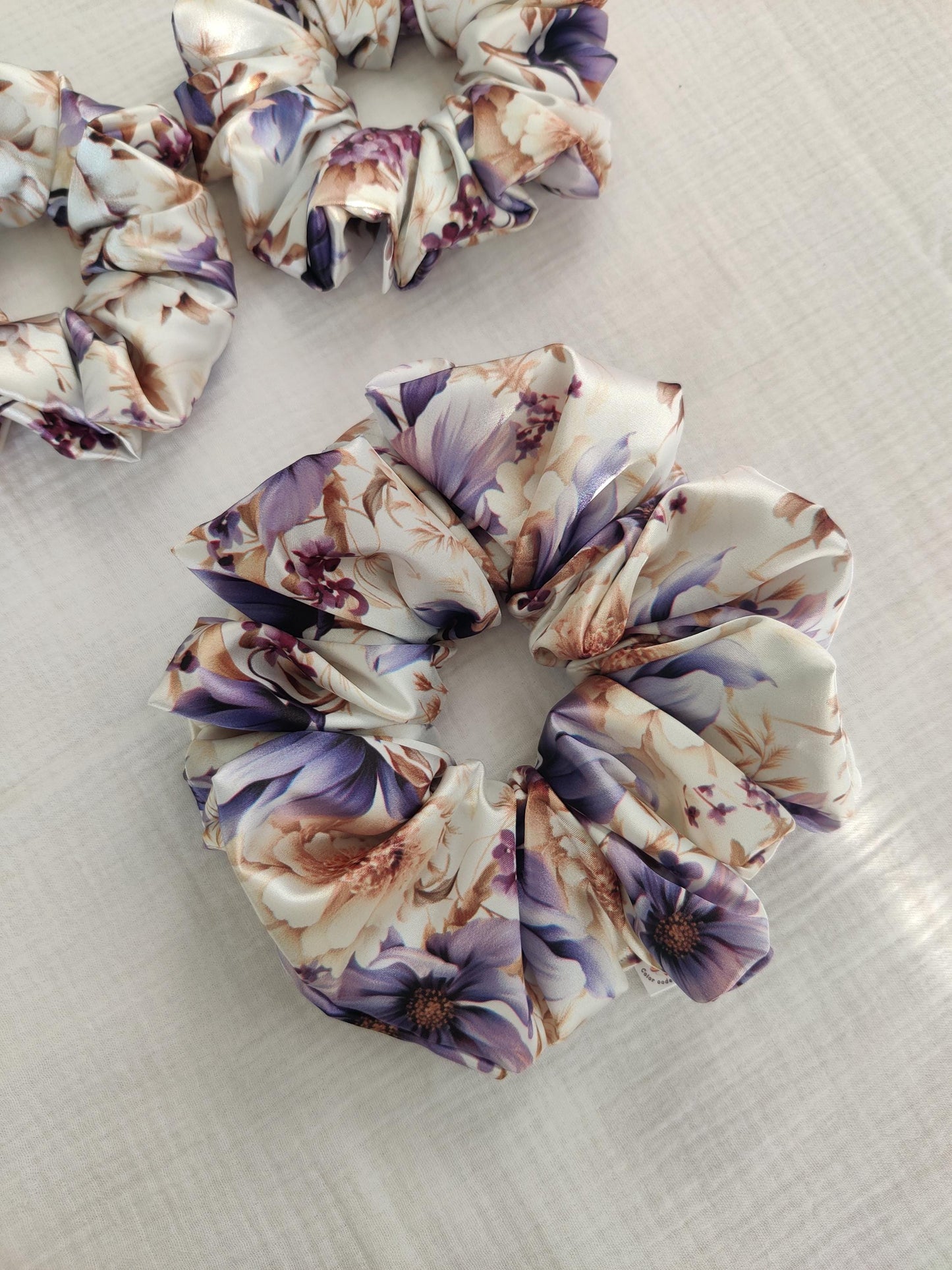 Elegant flower hair scrunchie, Stylish hair accessory, Fashionable colorful hair wrap, cute hairband, Hair wrap, Ponytail hair tie