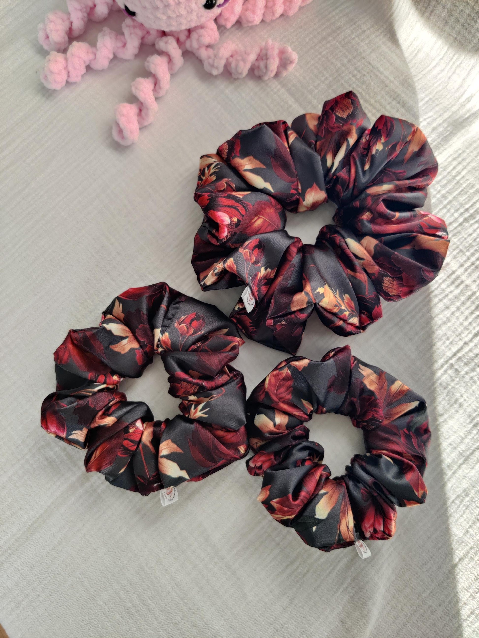 Elegant flower hair scrunchie, Stylish hair accessory, Fashionable colorful hair wrap, cute hairband, Hair wrap, Ponytail hair tie