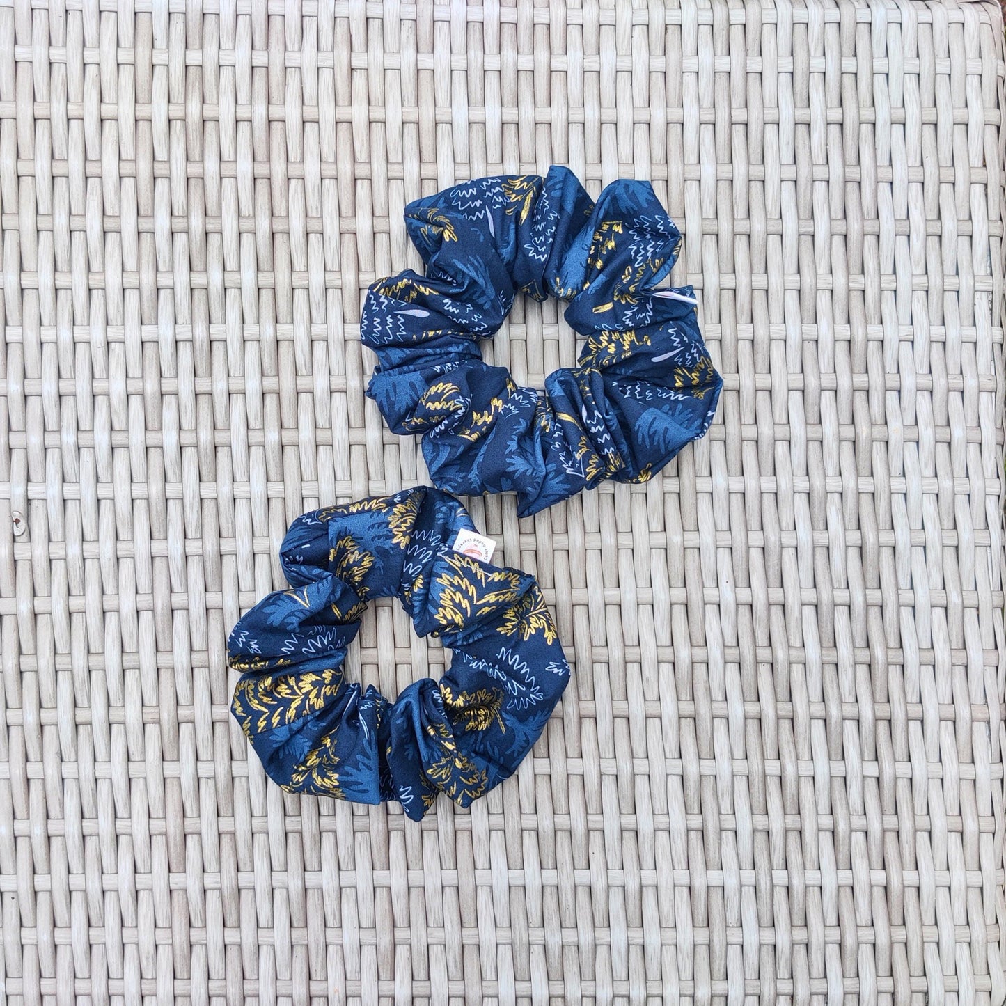 Christmas trees cotton scrunchie, Large scrunchie, Oversized boho chic scrunchie, winter hair care hairband, ponytail hair tie, festive