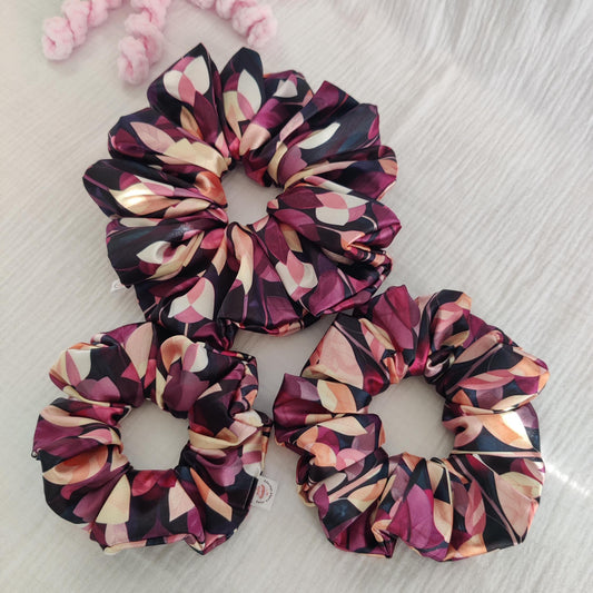 Elegant leaf hair scrunchie, Stylish hair accessory, Fashionable colorful hair wrap, cute hairband, Hair wrap, Ponytail hair tie