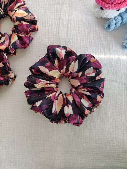 Elegant leaf hair scrunchie, Stylish hair accessory, Fashionable colorful hair wrap, cute hairband, Hair wrap, Ponytail hair tie