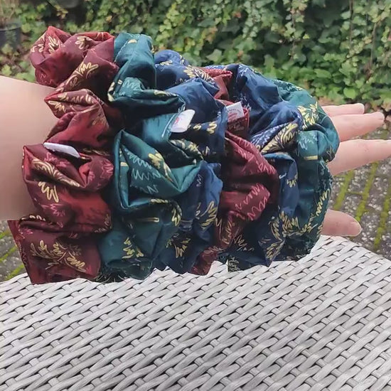 Christmas trees cotton scrunchie, Large scrunchie, Oversized boho chic scrunchie, winter hair care hairband, ponytail hair tie, festive