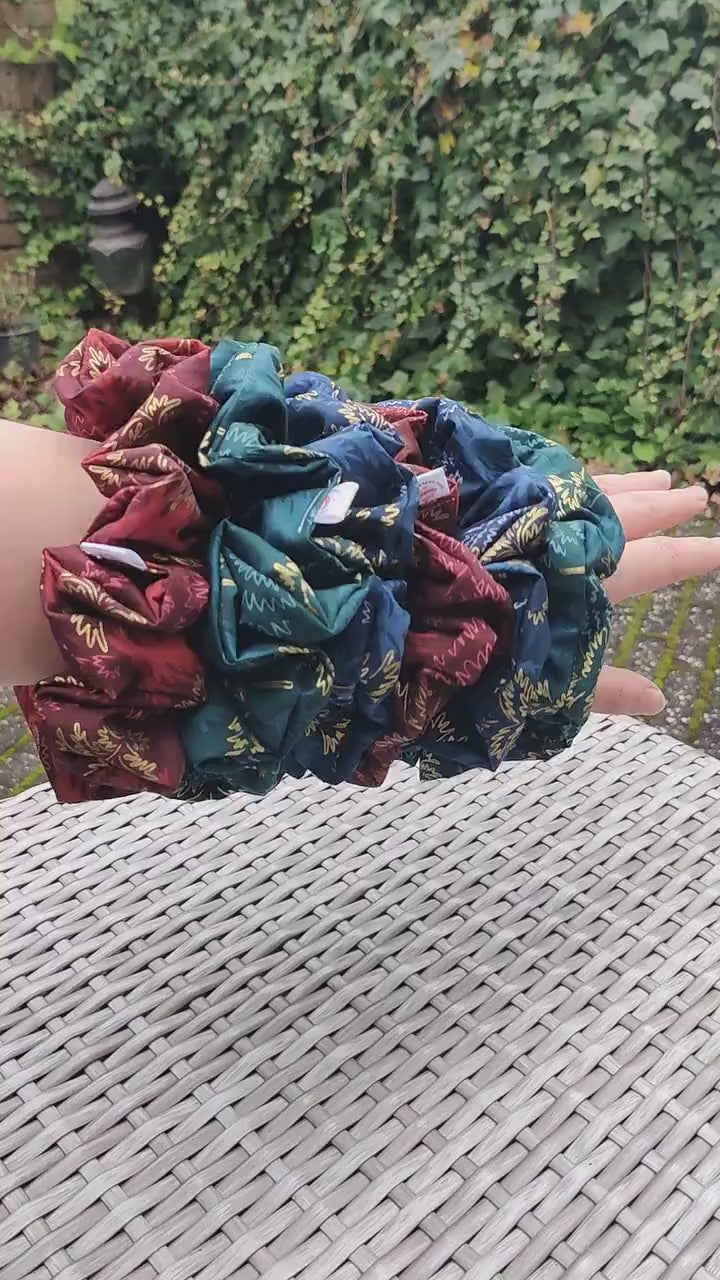 Christmas trees cotton scrunchie, Large scrunchie, Oversized boho chic scrunchie, winter hair care hairband, ponytail hair tie, festive