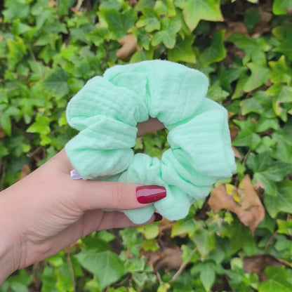 Pastelkleurige munt scrunchie