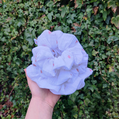 White scrunchie with pink hearts